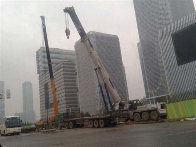 迪庆25吨吊车能吊多重设备？
